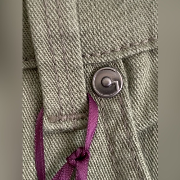 GLORIA VANDERBILT Women’s Sage Green Capri Pants - Picture 5 of 13